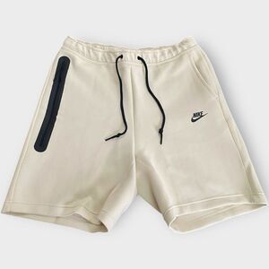 Nike Sportswear Tech Fleece Light Khaki Cream Black  Shorts FB8171-234 New